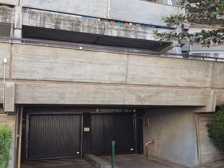 box garage sécurisé