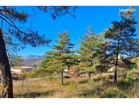 terrain 611 m² levens