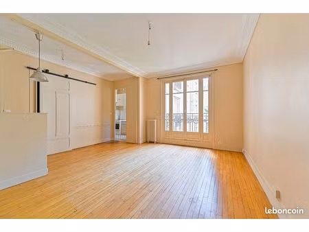 studio 2 pièces 33 m²