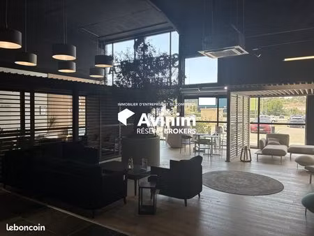 local 1390 m² les pennes-mirabeau