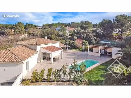 maison 7 pièces 250 m²
