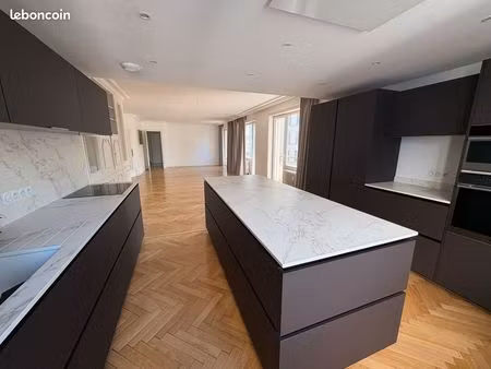 appartement familial – 170 m² – parc de la tête d’or - climatisation - box électrifié en s