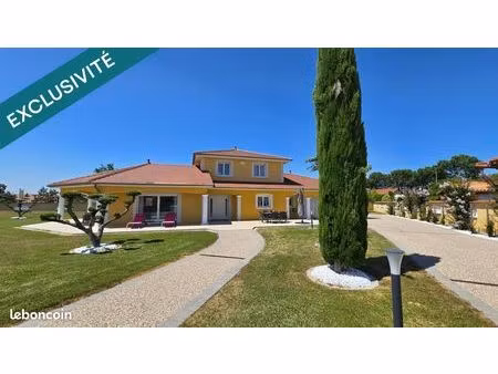 propriété 6 pièces 178 m²