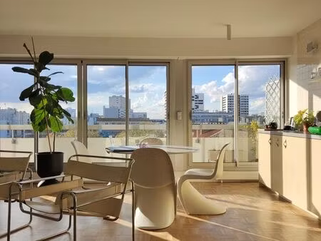 appartement refait à neuf - deux pièces - de 56m2  balcon  cave et parking