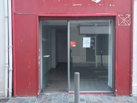 mur commerciaux 19000
