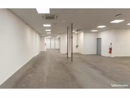 entrepôt 370 m² marseille 07