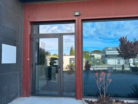 local commercial 120 m² pelissanne