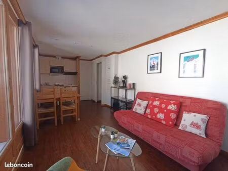 super-besse – t2 de 36 m² avec balcon  vue montagne  piscine et parking – vendu meublé