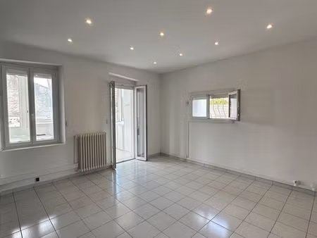 local professionnel véranda 84 m2 montolivet
