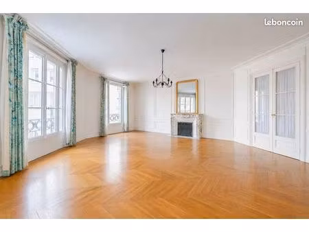 appartement 5 pièces 181 m²