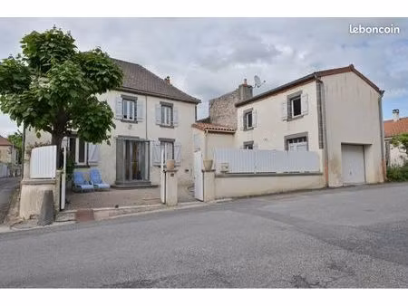belle maison de village avec cour et grand garage