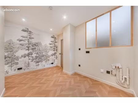 local commercial/bureau indépendant 30m² - paris est  proche marché secrétan