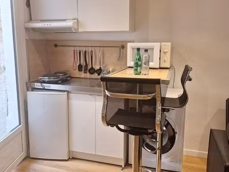 studio 19m2 hyper centre aix en pce avec petite terrasse