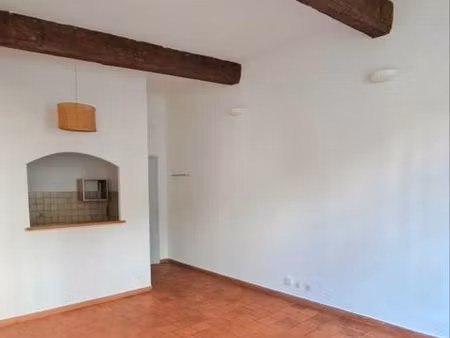 a louer. appartement . 35 m2 . aix . centre