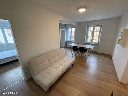 appartement t2 meuble 58m2 + terrasse + parking + cave + climatisation