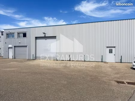 local 300 m² lentilly