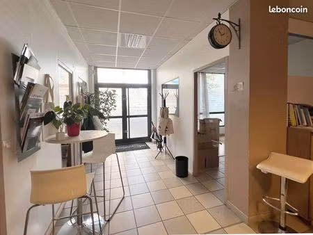 local 95 m² villeurbanne
