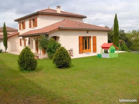 69290 craponne grande villa au calme sur 1000m2 terrain