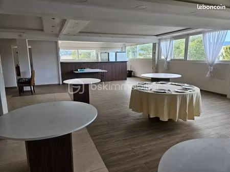 immeuble 3 pièces 705 m²