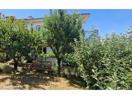maison 7 pièces 140 m²