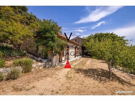 mas 8 pièces 250 m²