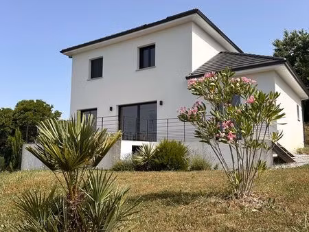 maison neuve sauvagnon