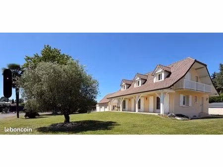maison rénovée 146 m² + studio indépendant – hors lotissement – idron secteur calme