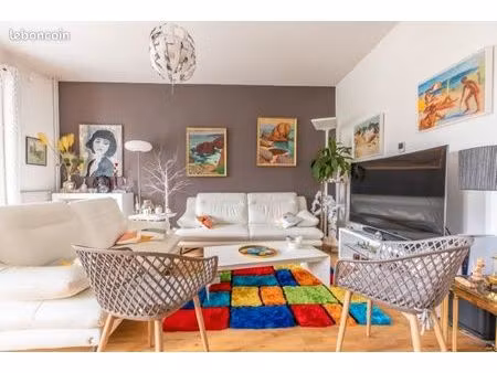 chamalières  63400  appartement 120 m²  3 chres  balcons  grenier  2 chambre de bonne  cav