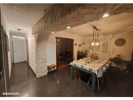 grand 2/3 pièces 74m2  cave  grenier  place de parking