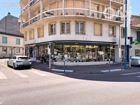 local commercial 80 m²
