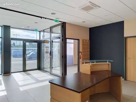 local commercial 121 m²