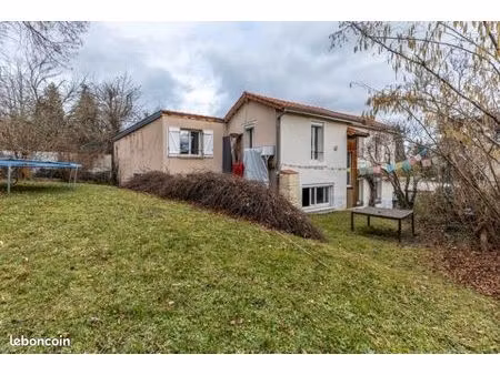 chamalières  63400  maison 105 m²  4 chambres  buanderie  terrain clos et arboré 550 m²  g