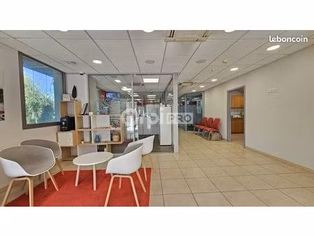 bureau 235 m²