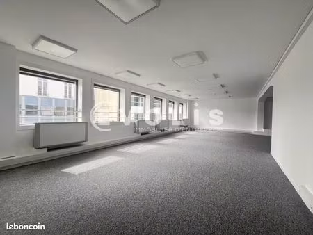 bureaux 332 m²
