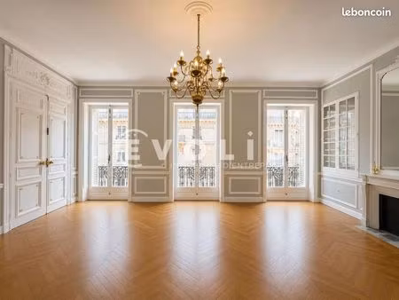 bureau 692 m²