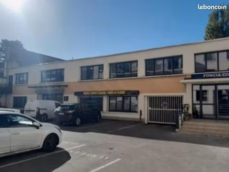 bureaux 583 m²
