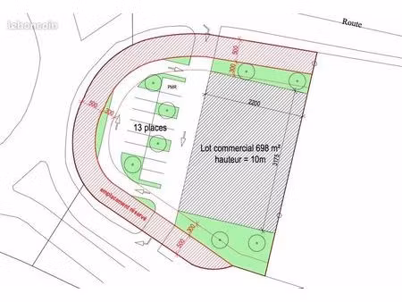 local commercial 698 m² lempdes