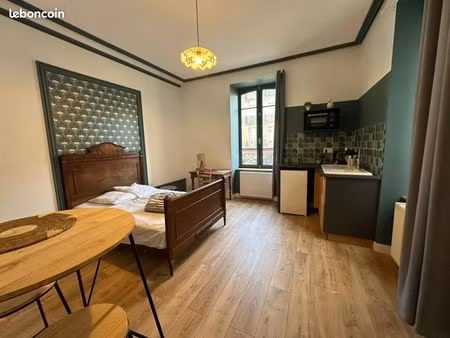 studio 1 pièce 25 m²
