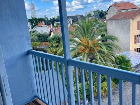 magnifique studio meublé avec grand balcon