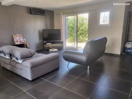 a saisir maison 3 faces avec 4 chambres