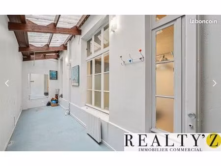 commerce 93 m²