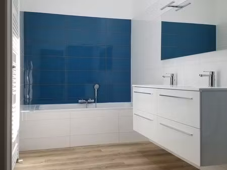 maison de bourg 136 m²  3 chambres  loyer 800 hc