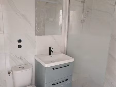 t2 33 m² refait à neuf avec balcon et climatisation – 600 cc