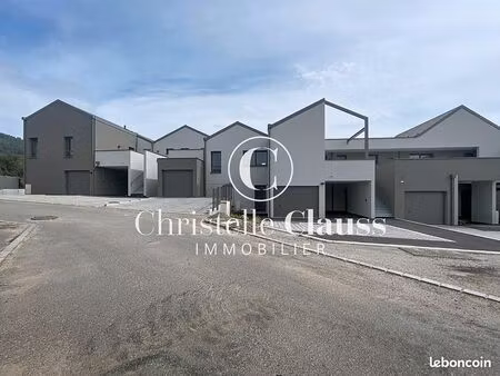immeuble 3 pièces 77 m²