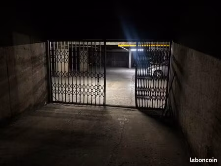 location box parking paris 18 - 18m2