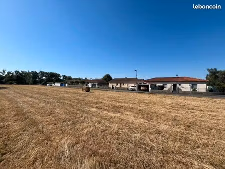 terrain 600 m² juillan