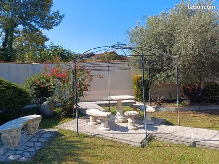 maison charme  calme  jardin arboré