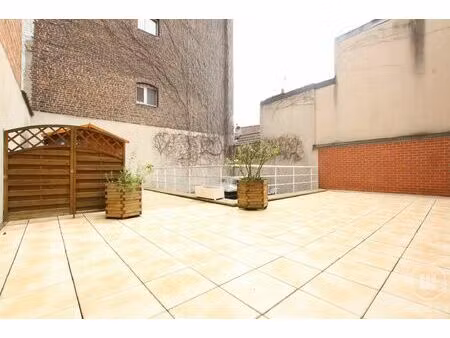 appartement à louer avec terrasse et 2 chambres   saint-josse-ten-noode (vbe40246)