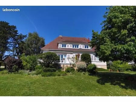 maison 7 pièces 220 m²