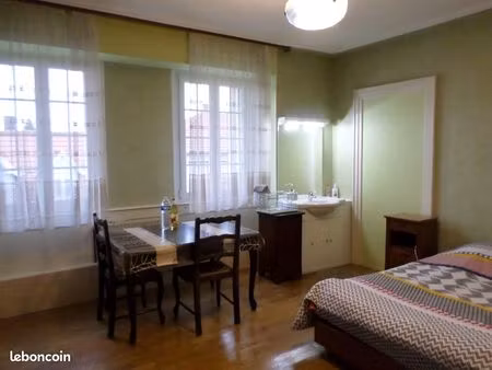 chambre meublée